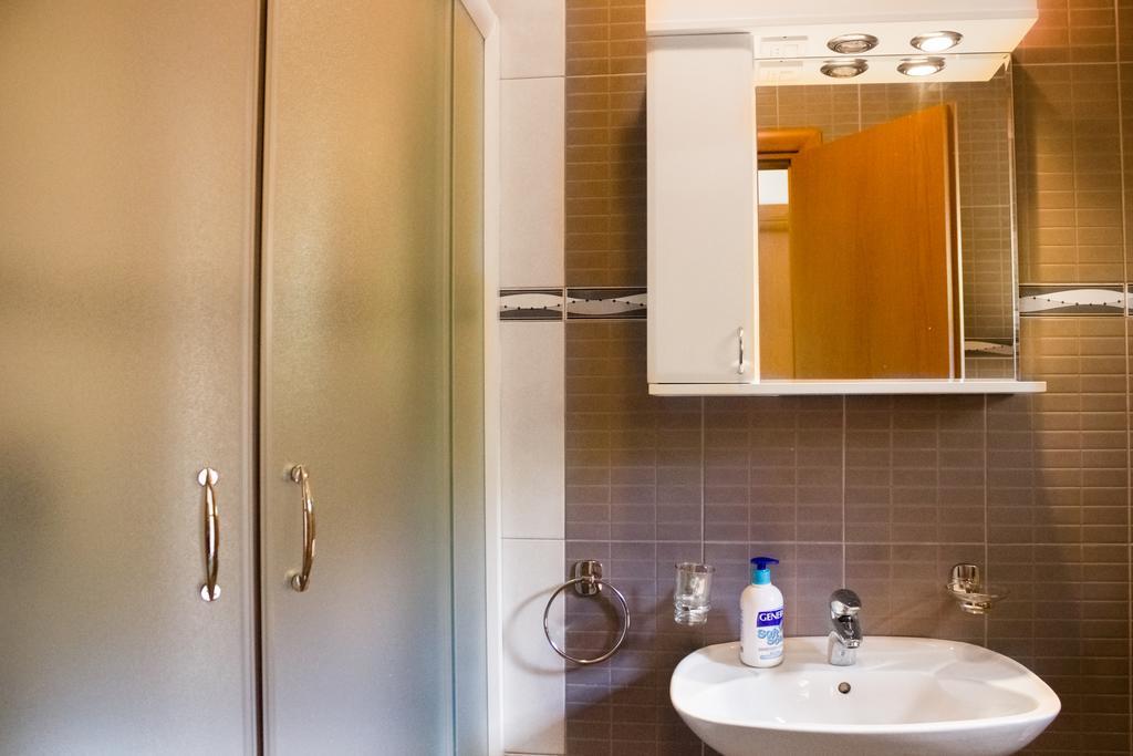 Apartmani Stanovcic Donji Morinj Eksteriør billede